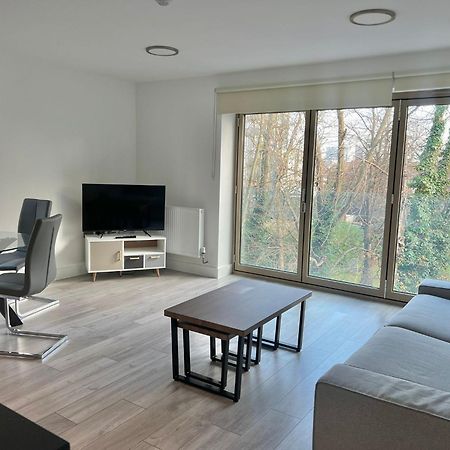 Kensington House By Solitaire Suites Slough Buitenkant foto