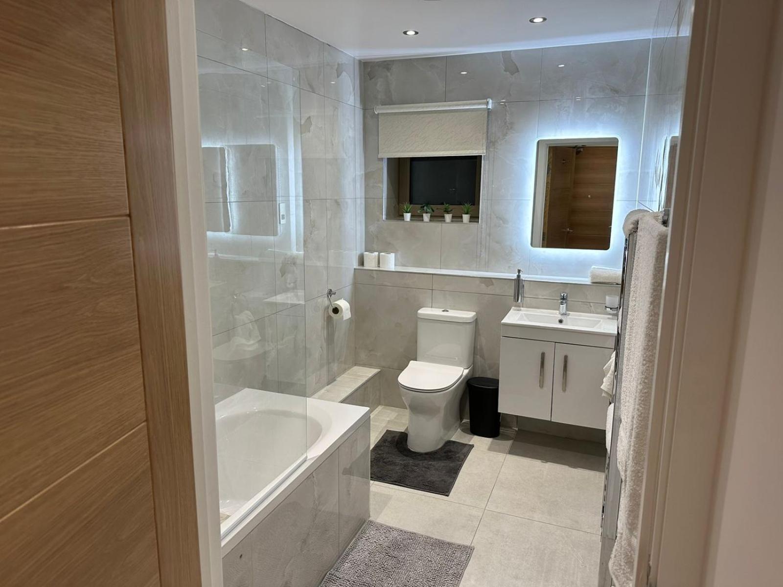 Kensington House By Solitaire Suites Slough Buitenkant foto