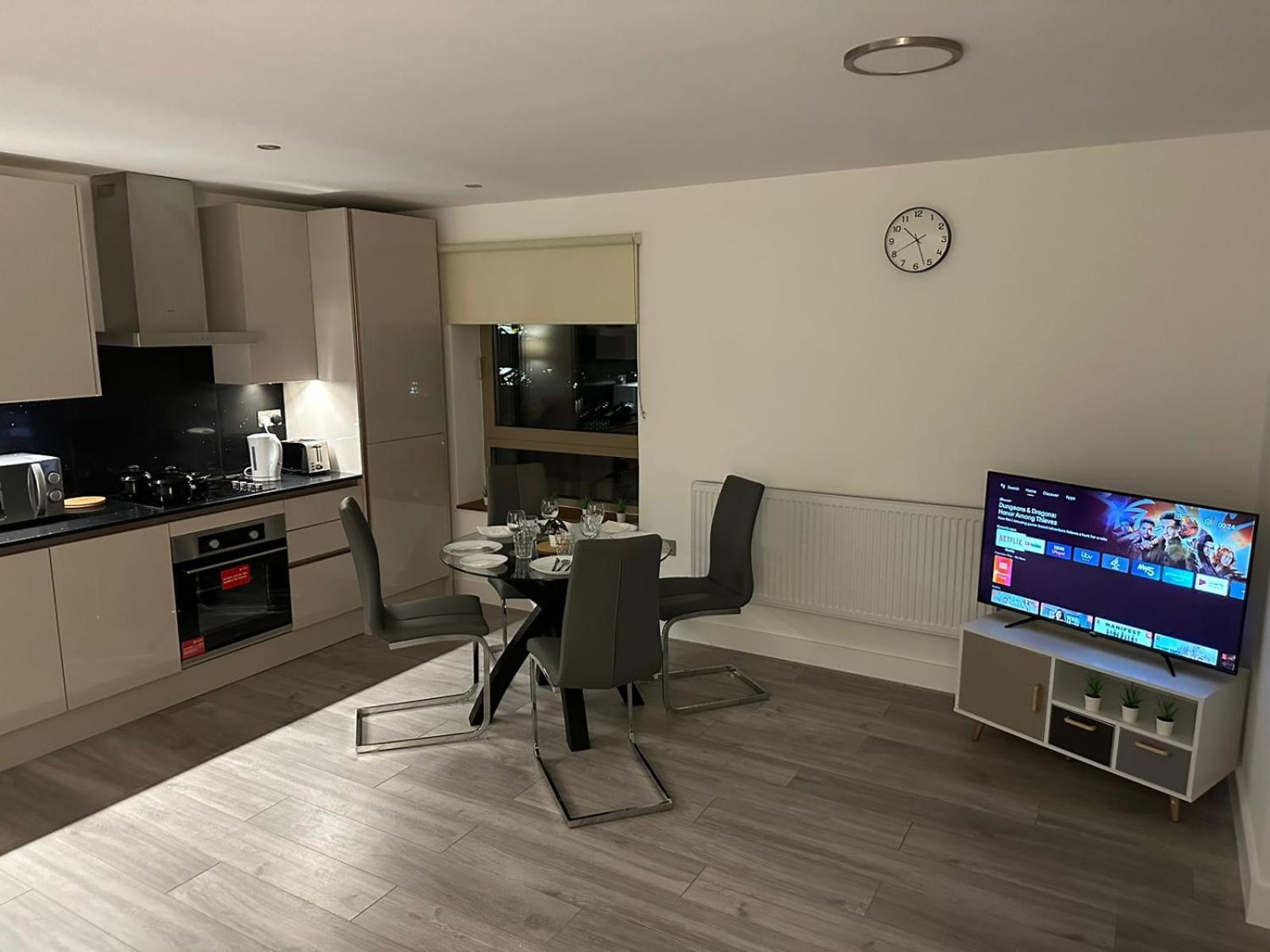 Kensington House By Solitaire Suites Slough Buitenkant foto
