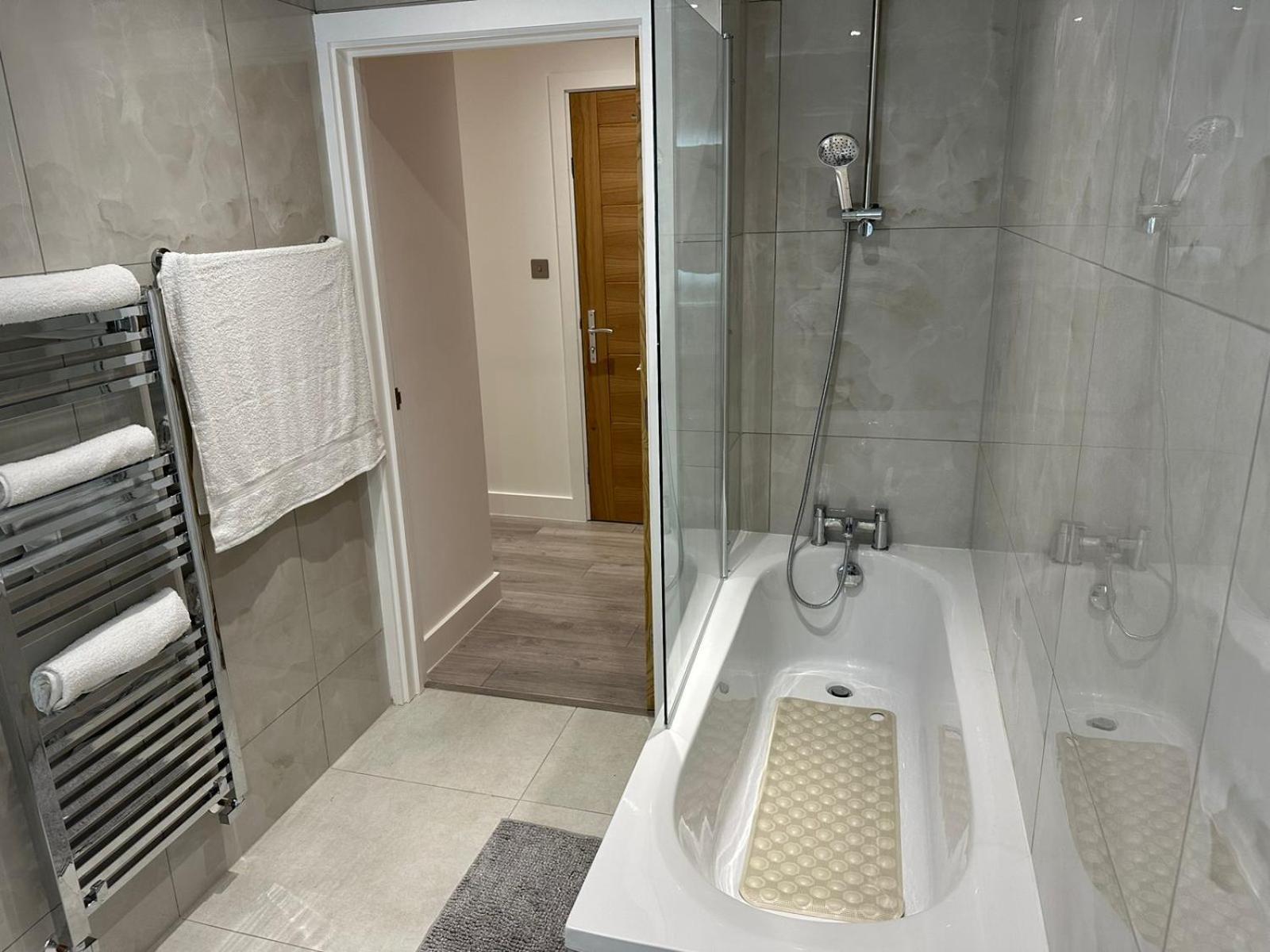 Kensington House By Solitaire Suites Slough Buitenkant foto